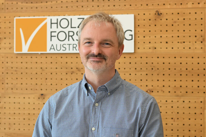 Bernd Nusser im Online-Studio der Holzforschung Austria.