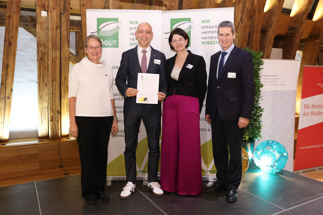 Martin Weigl-Kuska at the ÖGUT Award ceremony for the TimberLoop project.
