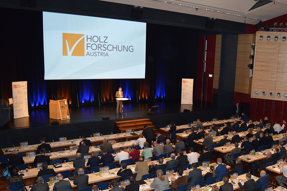 Lecture theatre with audience at a large congress of Holzforschung Austria.